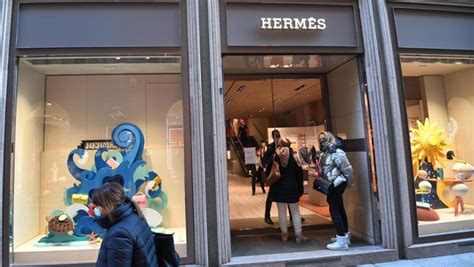 furto borse hermes|Furto da Hermes a Milano, rubate borse per 90mila euro.